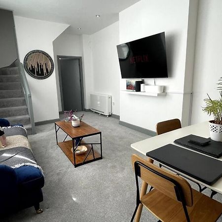 Luxury 2 Bed Duplex Apartment By Yo Room! - Leicester City- Free Parking エクステリア 写真