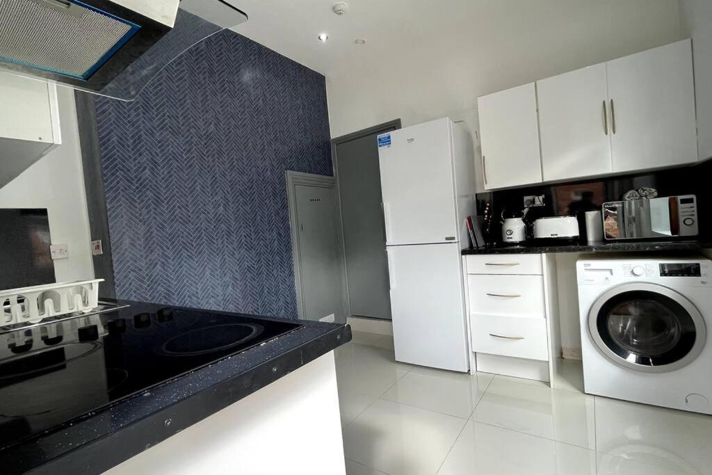 Luxury 2 Bed Duplex Apartment By Yo Room! - Leicester City- Free Parking エクステリア 写真